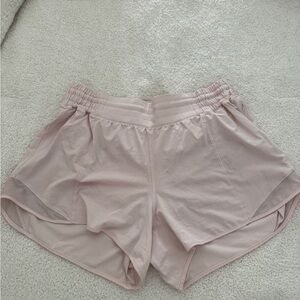 Lululemon strawberry milkshake hotty hot 4" shorts size 12